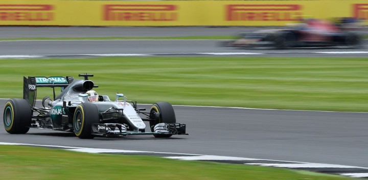 Mercedes Dominan di Sesi Latihan Ketiga