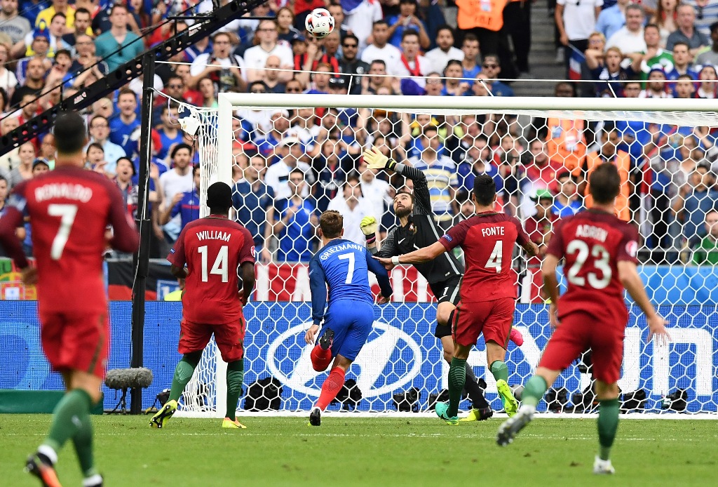Suasana pertandingan Portugal - Prancis. (Foto: AFP/ Franck Fife)