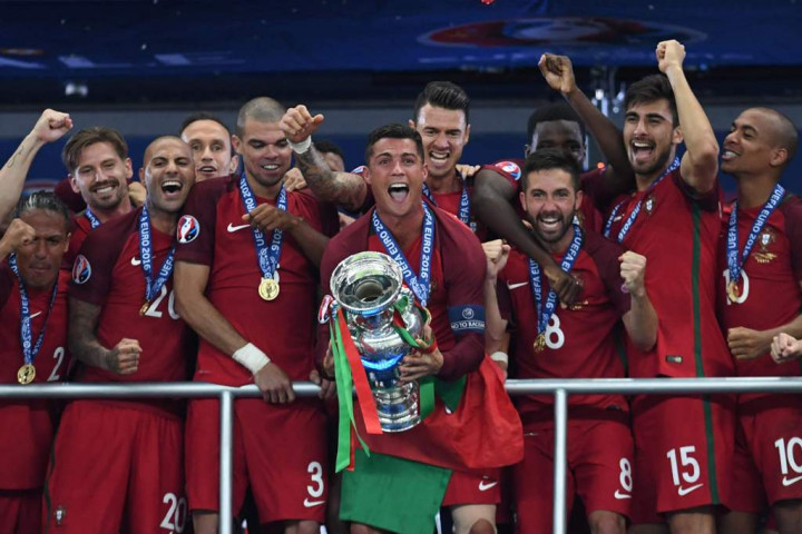 <i>Piala Eropa untuk Cristiano Ronaldo</i>