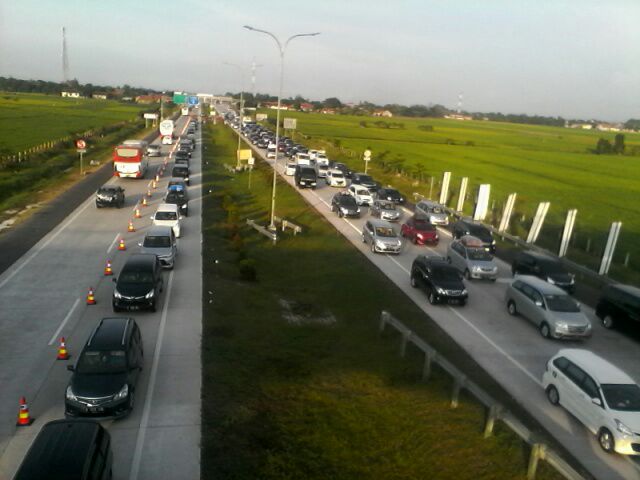 Volume Kendaraan di Tol Cipali Berangsur Turun