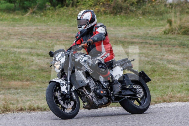 KTM Riset Mesin <i>Parallel Twin</i>