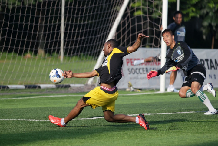 Kiper Yoo Jae Hoon Menepi Enam Pekan
