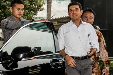 Menteri Yuddy Sebut Mobil Dinas Melekat pada Jabatan