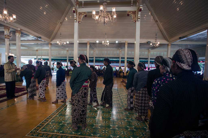 Ratusan Abdi Dalem Bersilaturahmi dengan Sultan