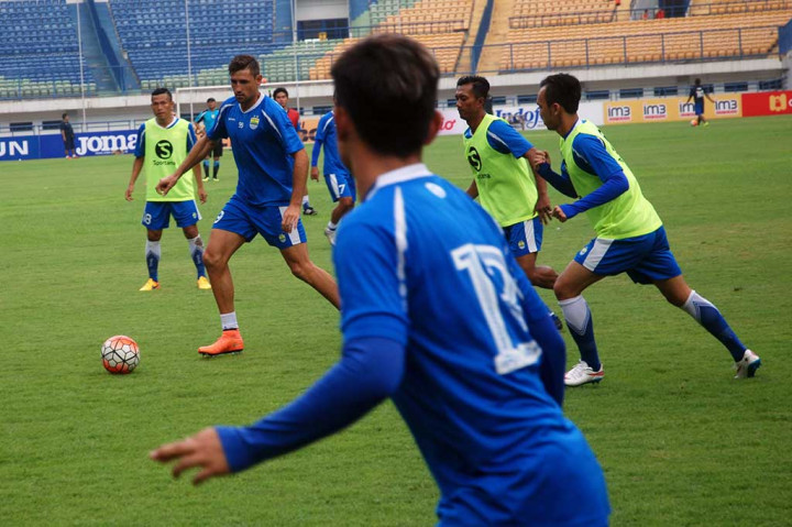 Pemain Persib Gelar Latihan Jelang Lawan Persija