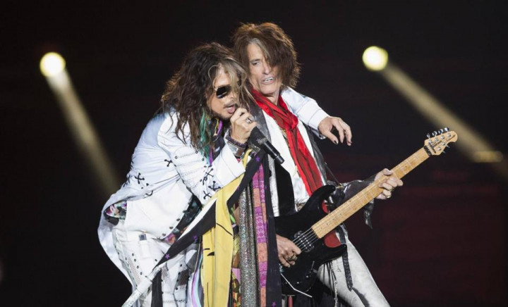 Gitaris Aerosmith Sakit saat Manggung, Steven Tyler Khawatir