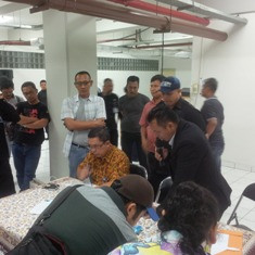 Orangtua Korban Vaksin Palsu Ricuh di RS ST. Elisabeth