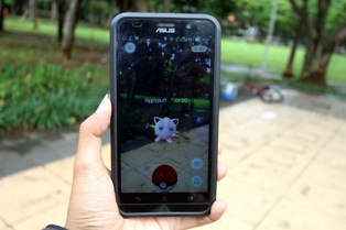 Pemburu Monster `Pokemon Go` Serbu Monas