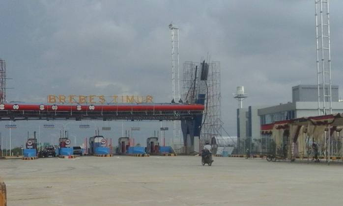 Tol Brebes Pukul Pengusaha Hotel Cirebon