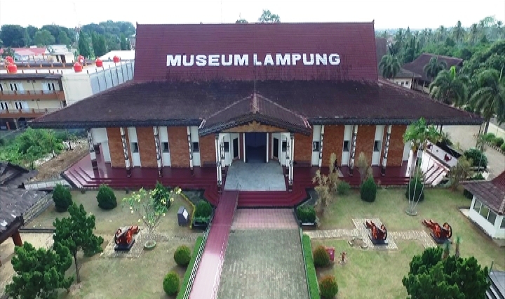 Pesona Budaya Tanah Siger