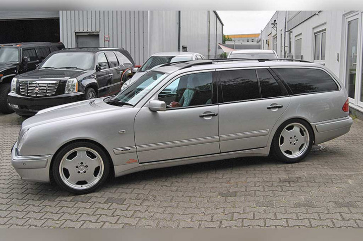 Station Wagon Sang Legenda F1, Masuk Rumah Lelang