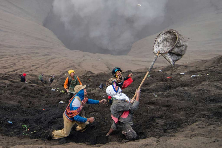 Para Pencari Rezeki Upacara Kasada