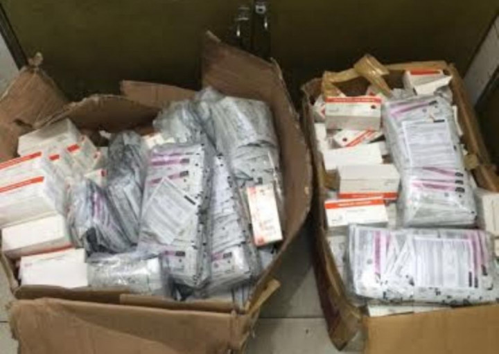 Dua Kardus Vaksin Ditinggal Pemiliknya di Pintu Keluar Tol Meruya