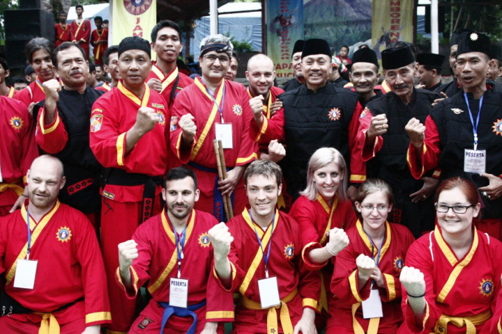 Janji Zulkifli Hasan sebagai Pendekar Kehormatan Tapak Suci