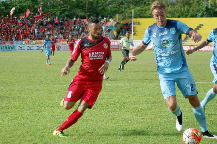 Rawat Ayah, Bek Asing Persela Resmi Mengundurkan Diri