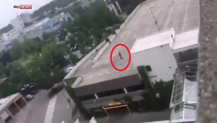 Saksi Rekam Pelaku Sebelum Penembakan di Munich