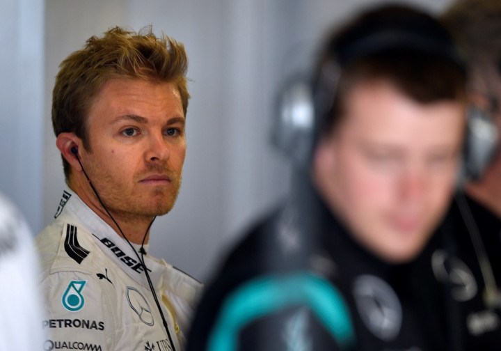 Rosberg Tak Panik Usai Disalip Hamilton
