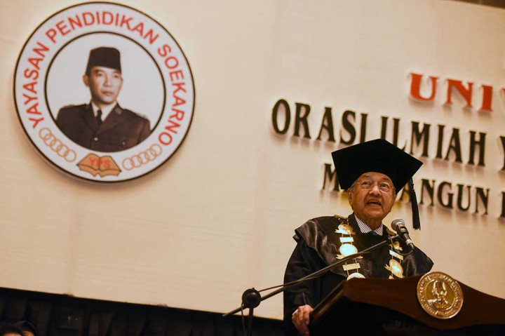 Mahathir Mohamad Orasi Ilmiah di UBK