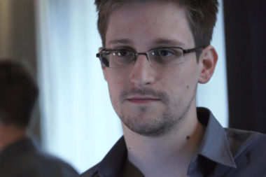 Edward Snowden Rancang Casing iPhone Anti Mata-Mata