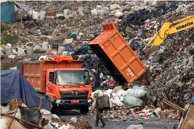 Kontradiksi Warga Sekitar Soal Tonase Sampah di TPST Bantar Gebang