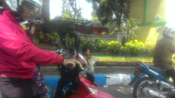 Pengemis Cilik, Dua Instansi Jombang Saling Tuding