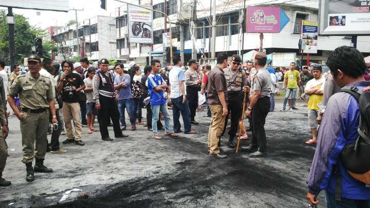 Jalan Aksara Medan Diblokir Pedagang Korban Kebakaran