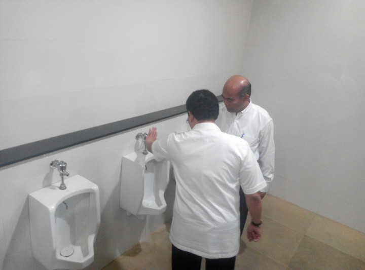 Hari Pertama Jadi Menteri, Muhadjir Cek Toilet & Tempat Wudhu
