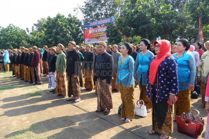 Busana Jawa Warnai Upacara Peringatan Hari Jadi Klaten