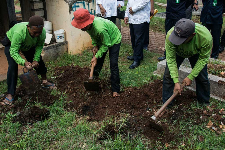 14 Makam Fiktif Ditemukan di TPU Menteng Pulo