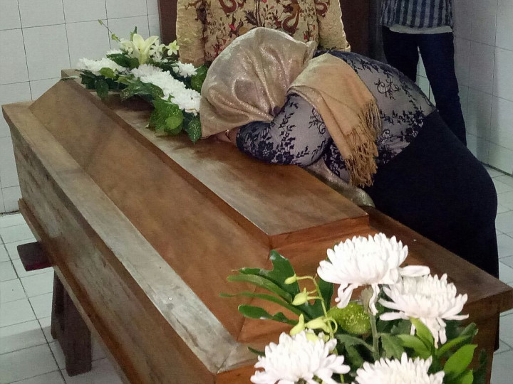 <i>Pak Presiden dan Jaksa Agung Terima Kasih Telah Buat Saya Jadi Janda</i>