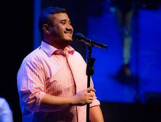 Penyanyi Mike Mohede Tutup Usia