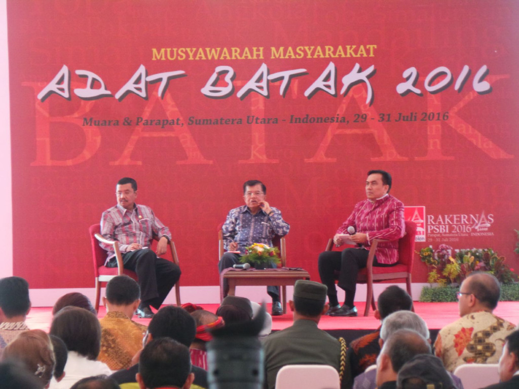  Ketua Umum PSBI Effendi MS Simbolon saat sesi dialog dengan Wapres RI Jusuf Kalla? dan Gubernur Sumut Tengku Erry Nuradi, Sabtu (30/7/2016). (Metrotvnews.com/Budi Warsito)