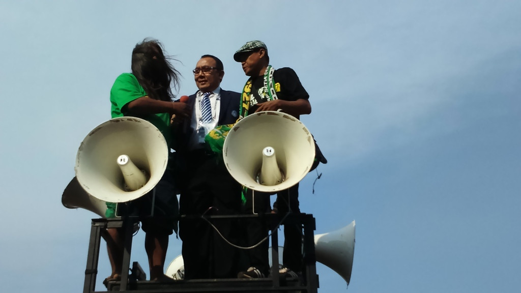 Anggota Exco PSSI Toni Apriliani (tengah) (MTVN?Rendy Renuki H)