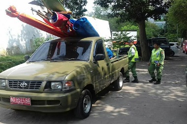 Tenda PKL Diangkut dari Kawasan Benteng Vastenburg