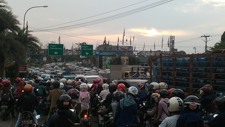 Pelaku Usaha Minta Evaluasi Sistem Satu Arah di Puncak