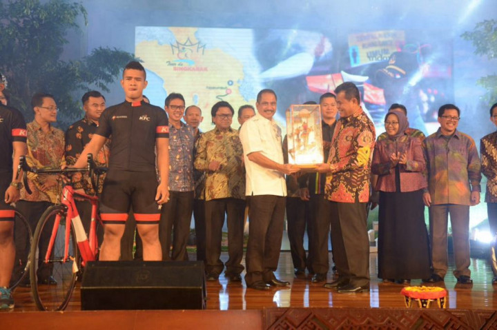 Menpar Buka Tour de Singkarak 2016 di Solok