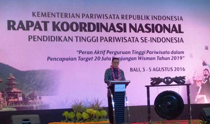 Kemenpar Kerahkan Pasukan Kampus Kejar Target 20 Juta Wisman