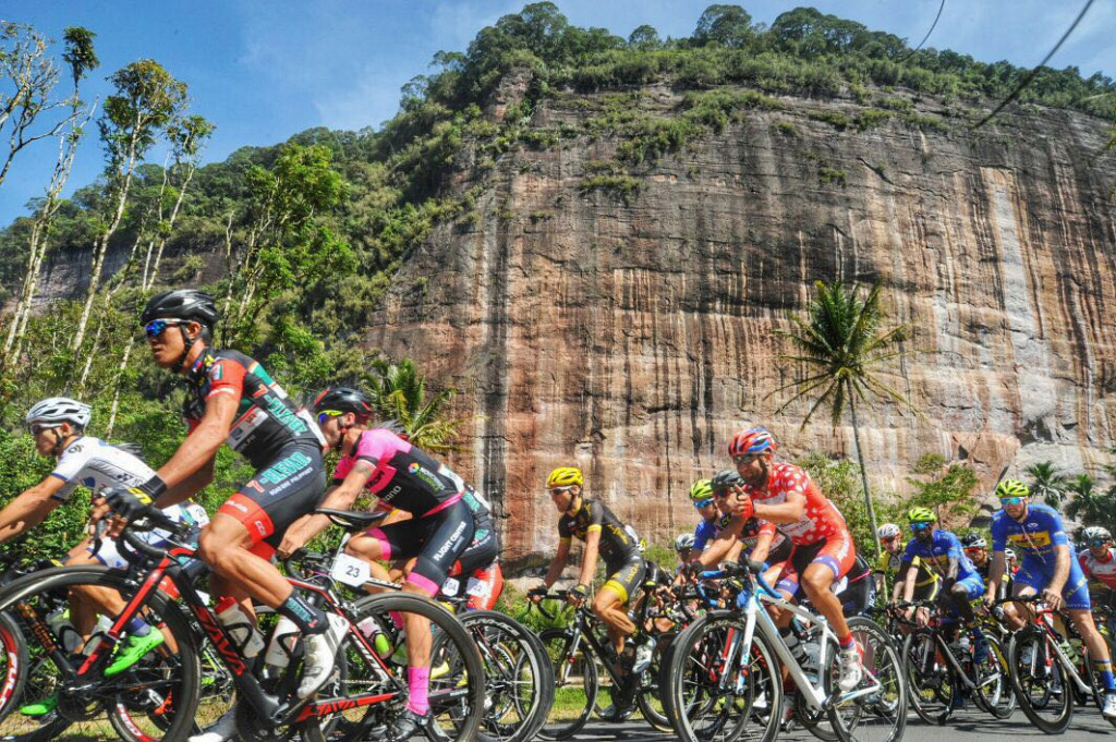 Pembalap di TdS 2016. Foto: Dok. Kemenpar