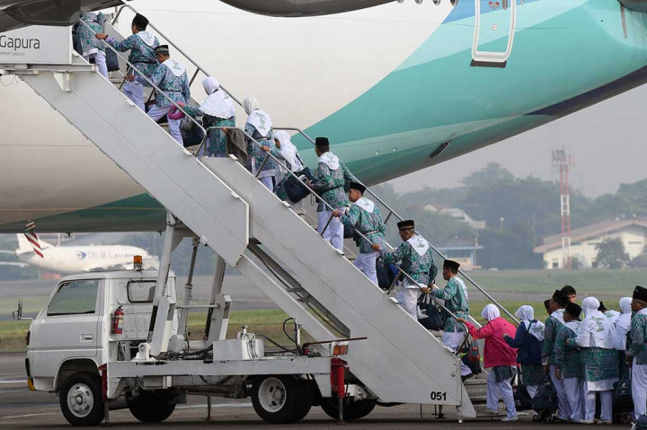 Jemaah Calon Haji Kloter Pertama Bertolak ke Tanah Suci