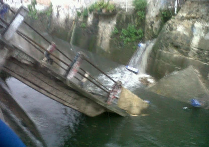 Jembatan Penghubung di Manggarai Selatan Ambrol