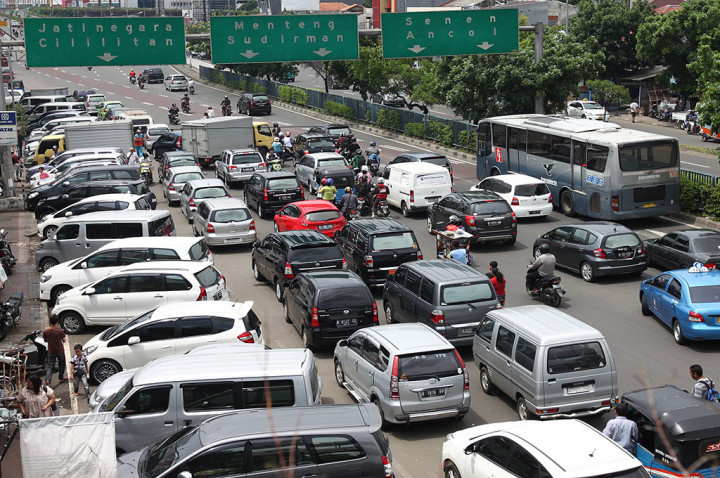 Pemprov DKI akan Bangun Lahan Parkir di Atas Saluran Air
