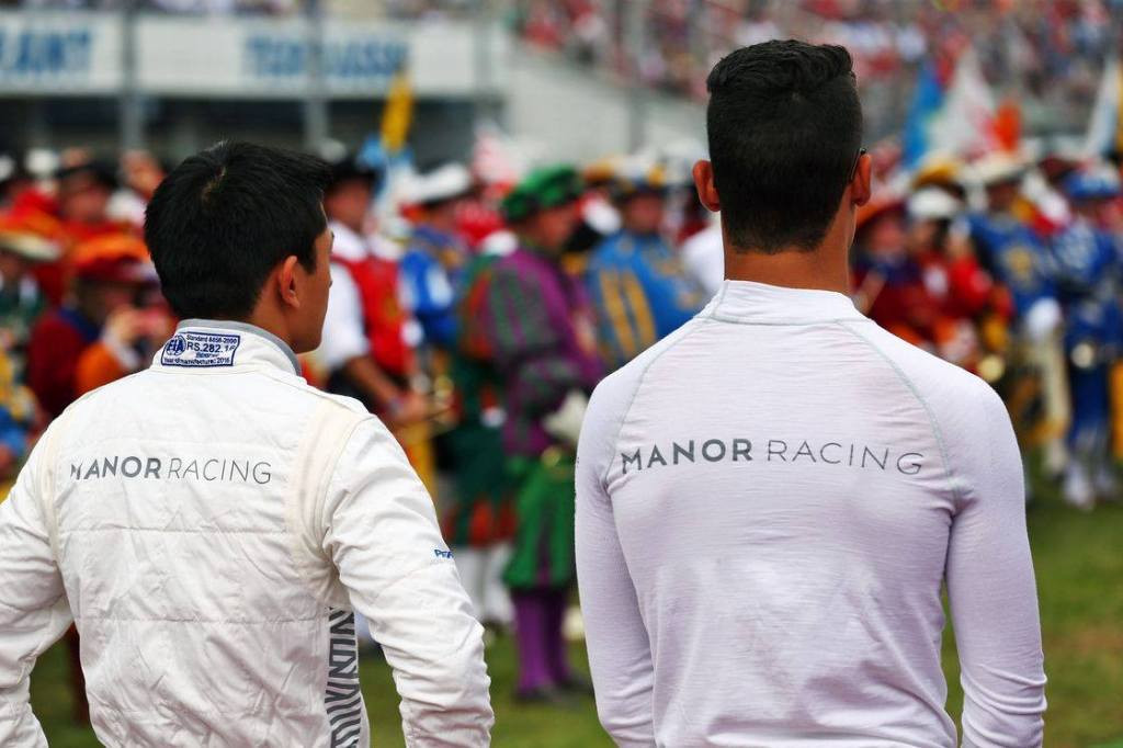 Rio Haryanto bersama dengan Pascal Wehrlein (Foto: Facebook Manor)