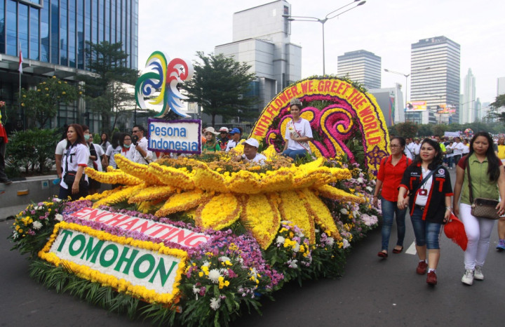 Mencium Wangi Bunga di Tomohon International Flower Festival 2016