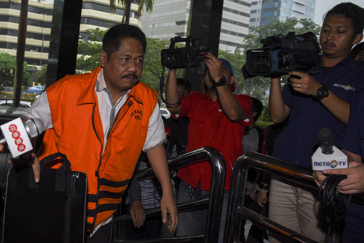 Ajukan Program Aspirasi, Budi Didakwa Terima Duit SGD404 Ribu