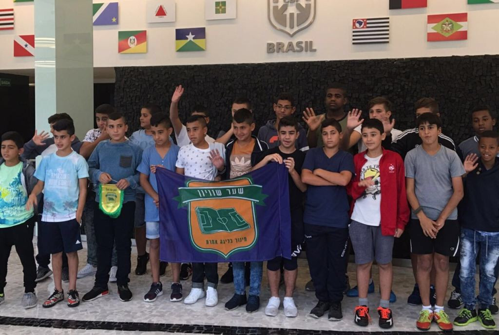 Tim sepak bola Israel dan Palestina U-15 yang akan dipertandingkan di sela-sela Olimpiade 2016 (Foto: Metro TV/Widya Saputra & Dian Aristia)