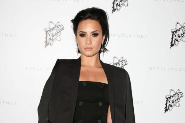 Demi Lovato Minta Maaf Atas Lelucon Terkait Virus Zika