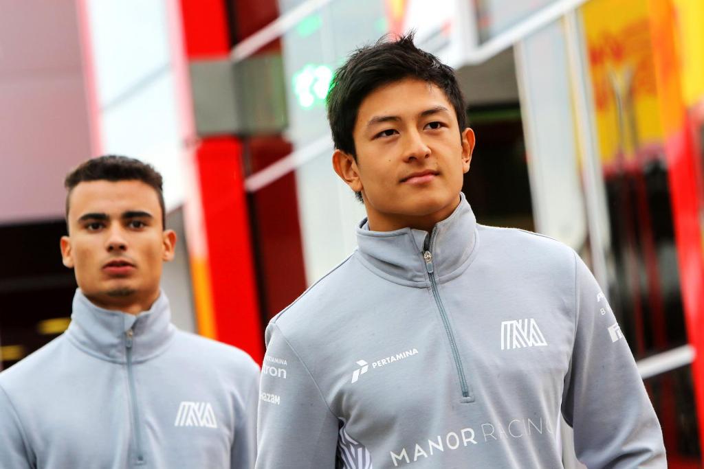Pembalap Formula 1 Indonesia, Rio Haryanto (depan) (Dok. Manor Racing)