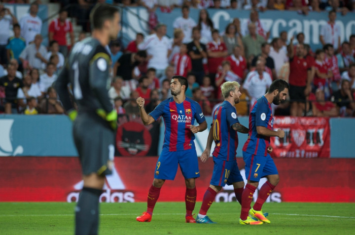 Barcelona Benamkan Sevilla di Leg Pertama