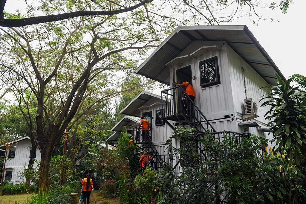 Karavan Kontainer Sambut Wisatawan di Trawas