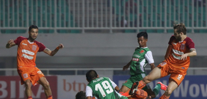 PS TNI Membungkam Pusamania Borneo